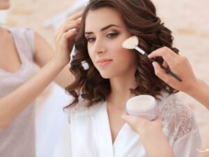 The Ultimate Guide to Becoming a Successful Traveling Makeup Artist