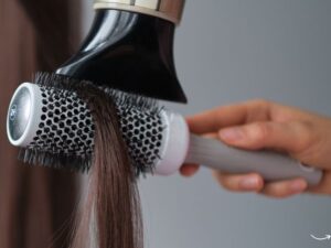 Hair Stylist Capes: The Ultimate Guide