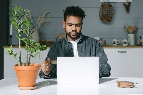 student budget shopping tips
